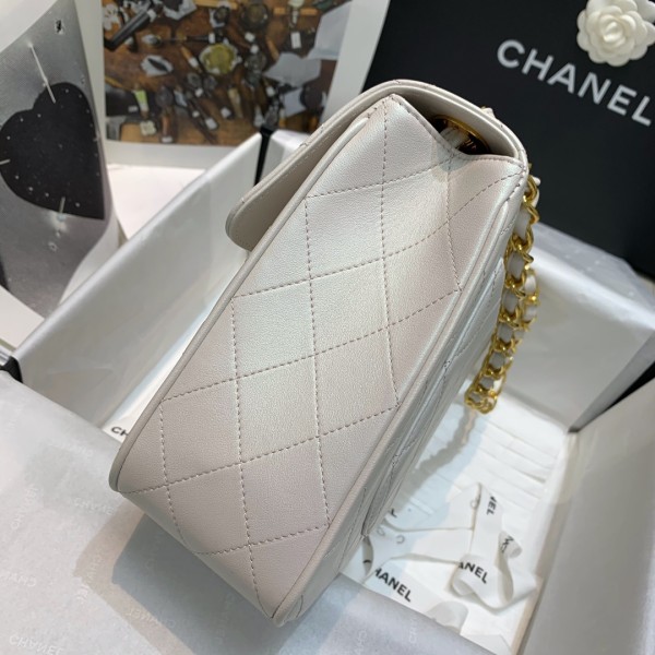  Handbag  Chanel A88 size 30.21.8 cm