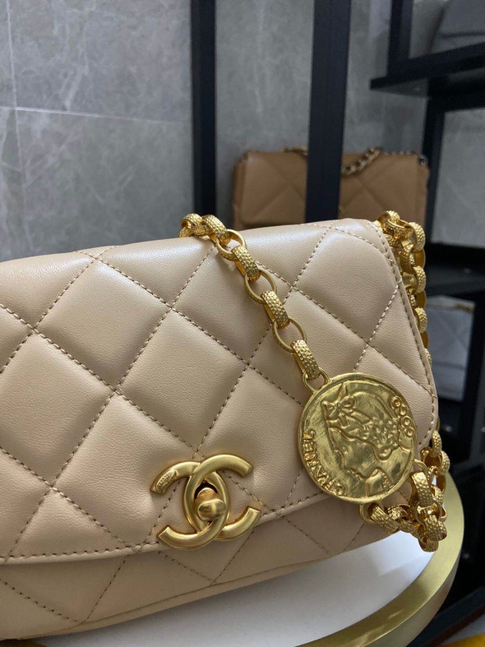  Handbag  Chanel AS2189  size 14x17.5x6 cm