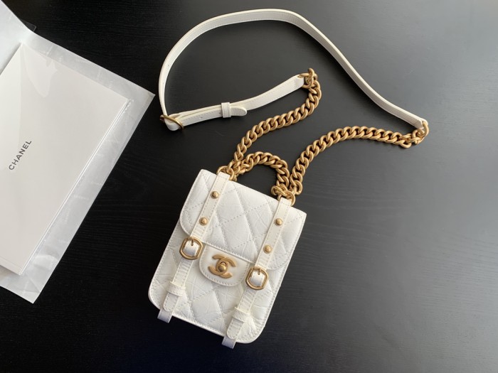  Handbag  Chanel  2695  size 17cmx14cmx4 cm