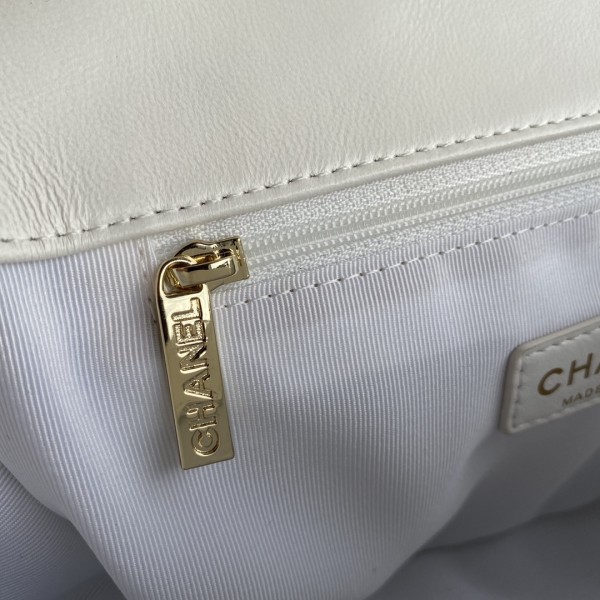  Handbag  Chanel AS2233 size  22 cm