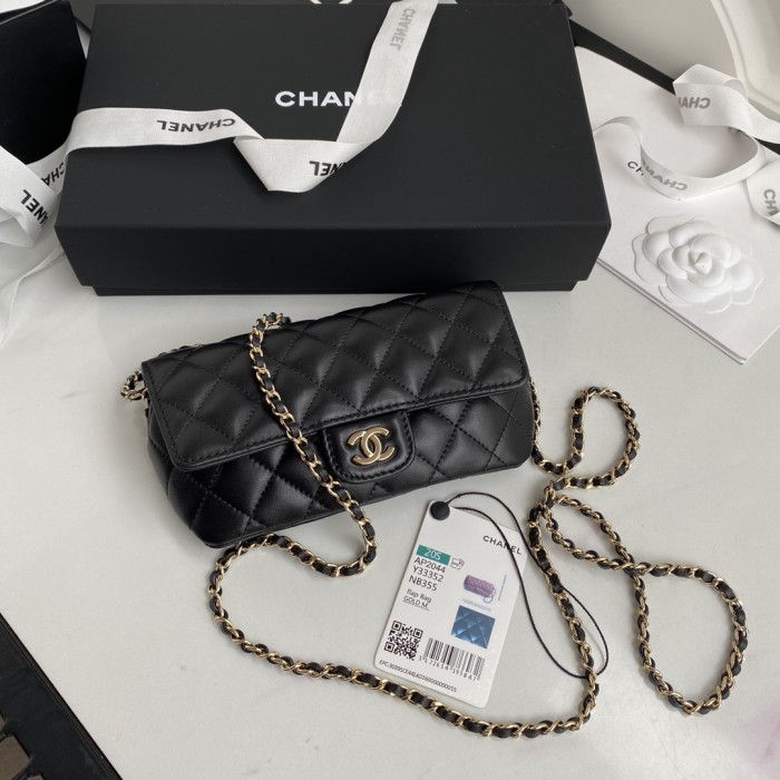 Handbag Chanel AP2044  size  𝟏𝟖.𝟓𝐱𝟓𝐱𝟗 𝐜𝐦