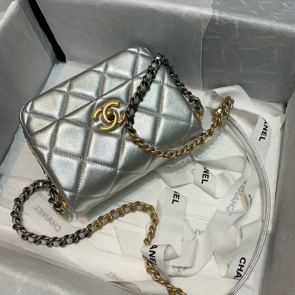  Handbag  Chanel  AS2733 size  17 12.5 5 cm