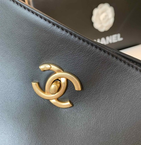  Handbag Chanel  size 23/24/12 Cm