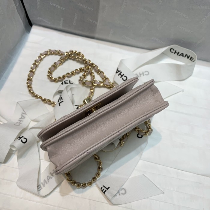  Handbag  Chanel 82768  size  12.5 2.5 9 cm