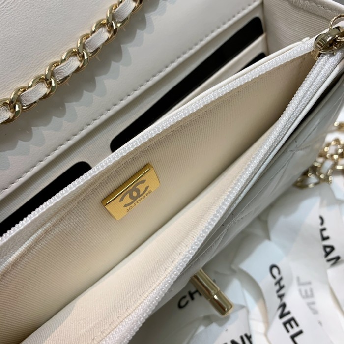  Handbag  Chanel 88633  size  19 cm