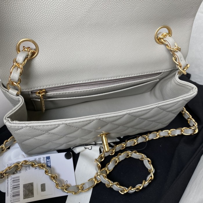  Handbag  Chanel  size 20 cm