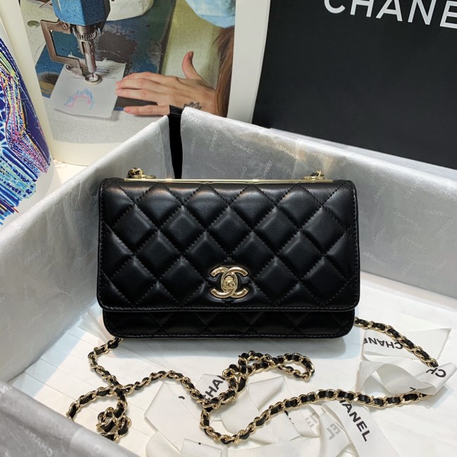  Handbag  Chanel 88633  size  19 cm