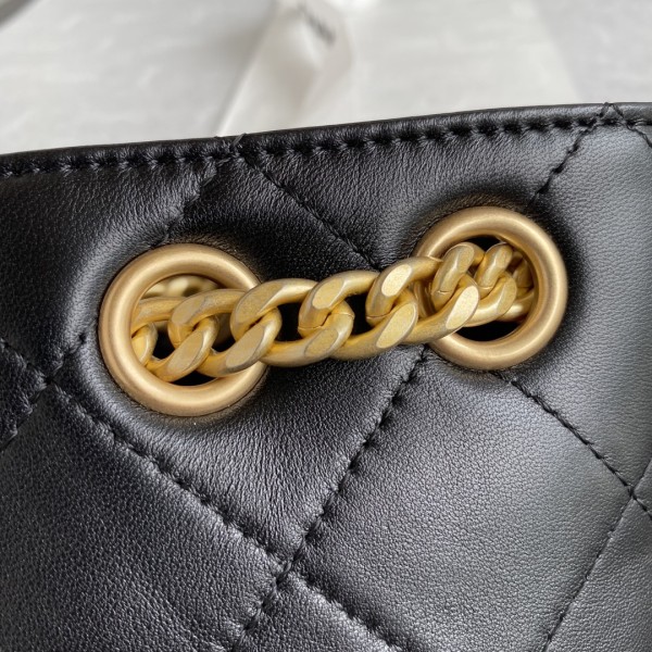  Handbag  Chanel  AS2381  size  19*23.5*9.5 cm