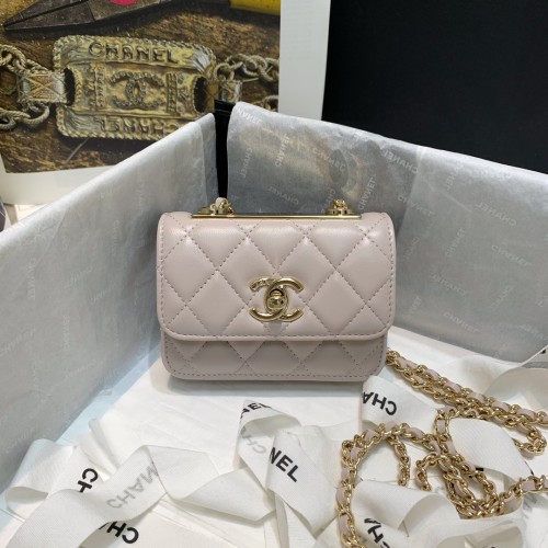  Handbag  Chanel 82768  size  12.5 2.5 9 cm