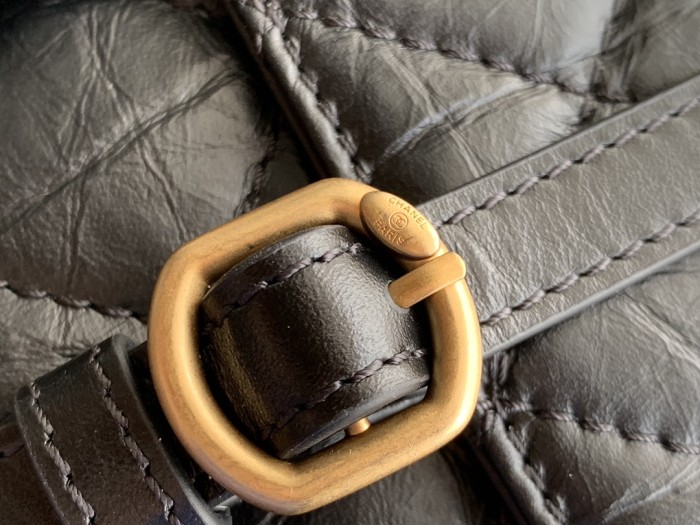  Handbag  Chanel 2696 size  25cmx17cmx8 cm