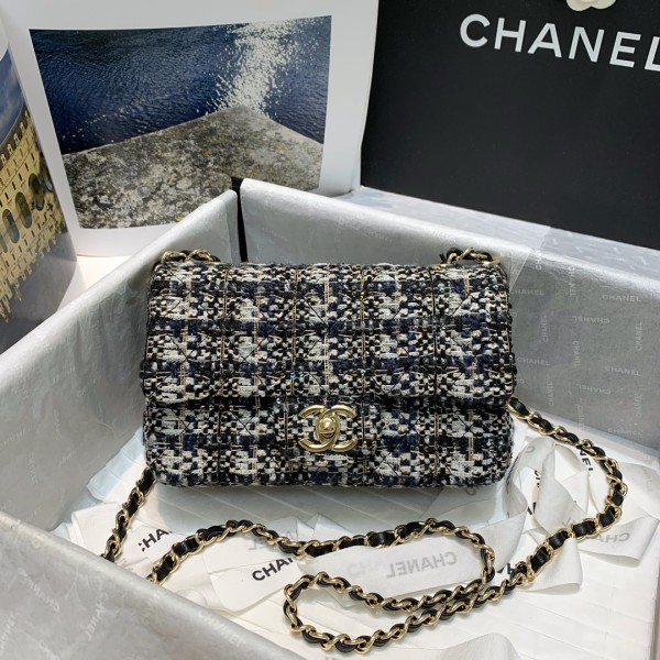  Handbag  Chanel A69900 size  20 cm