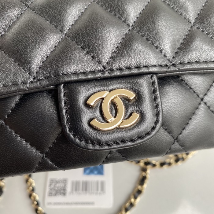  Handbag Chanel AP2044  size  𝟏𝟖.𝟓𝐱𝟓𝐱𝟗 𝐜𝐦