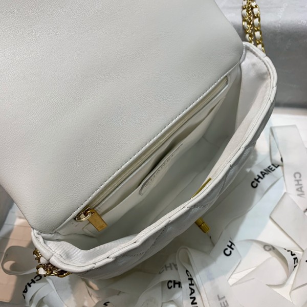  Handbag  Chanel AS2588  size  19 16 4 cm