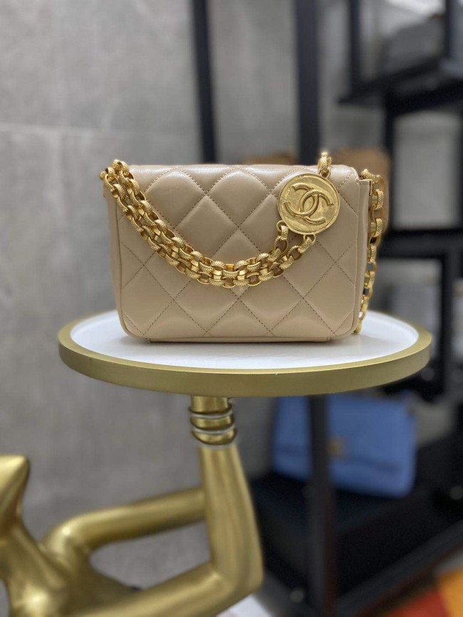  Handbag  Chanel AS2189  size 14x17.5x6 cm