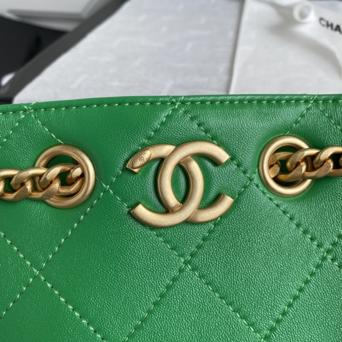  Handbag  Chanel AS2381  size  19*23.5*9.5 cm