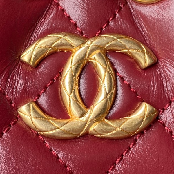  Handbag  Chanel AS2716 size 19x15x12.5 cm