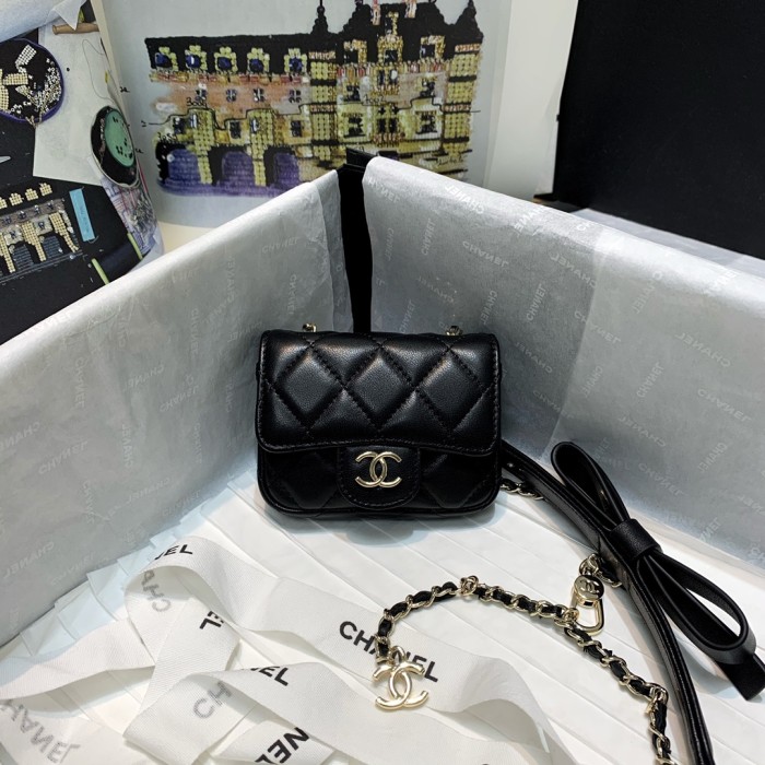 Handbag  Chanel 10603 size  10 2 7.5 cm