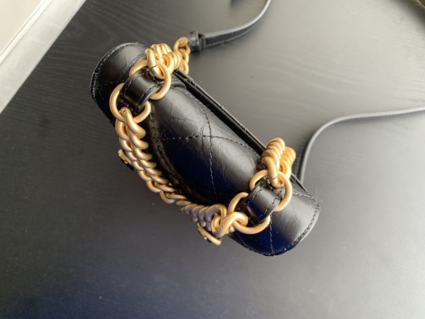  Handbag  Chanel  2695  size 17cmx14cmx4 cm