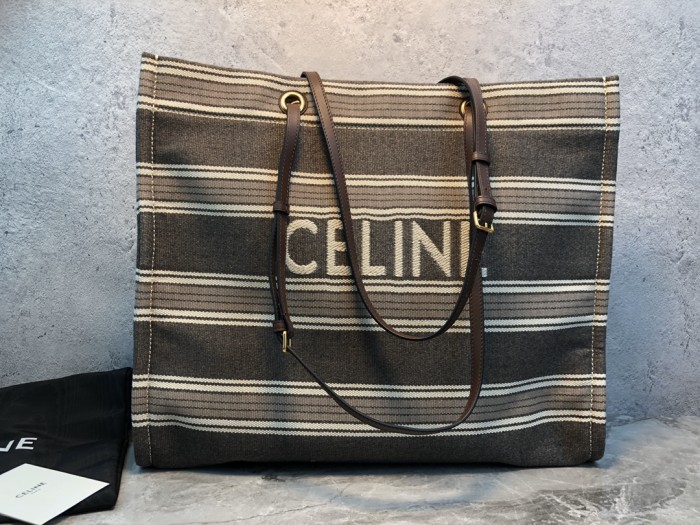  Handbag  Chanel  size 43*35*15 cm