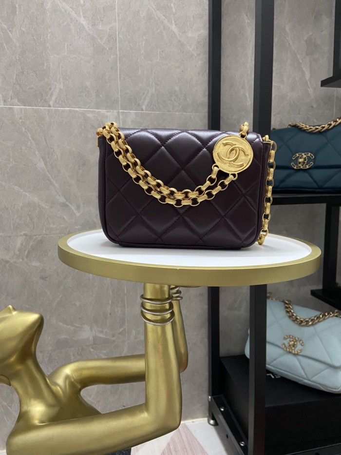   Handbag  Chanel AS2189 size 14x17.5x6 cm