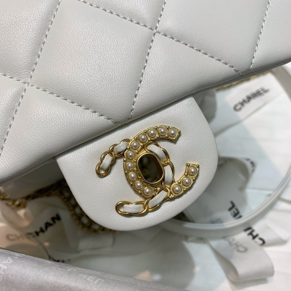  Handbag  Chanel AS2588  size  19 16 4 cm