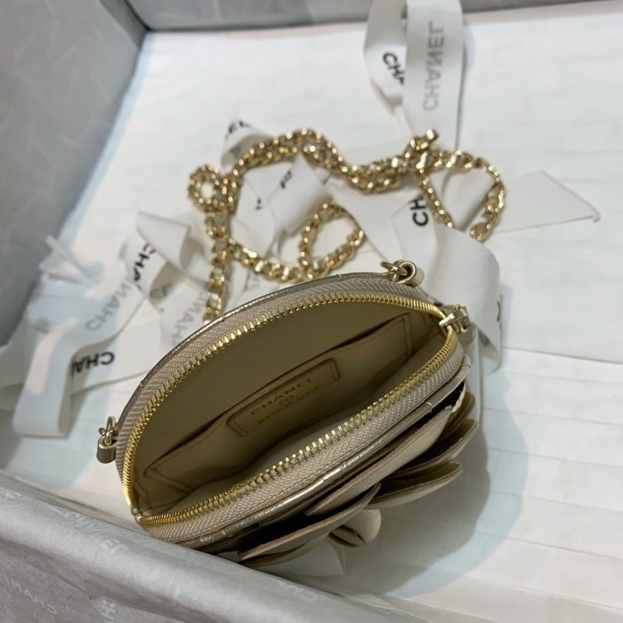  Handbag  Chanel  82121  size  11 11 2 cm