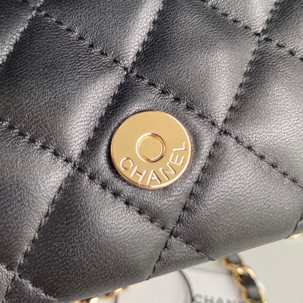  Handbag Chanel AP2044  size  𝟏𝟖.𝟓𝐱𝟓𝐱𝟗 𝐜𝐦