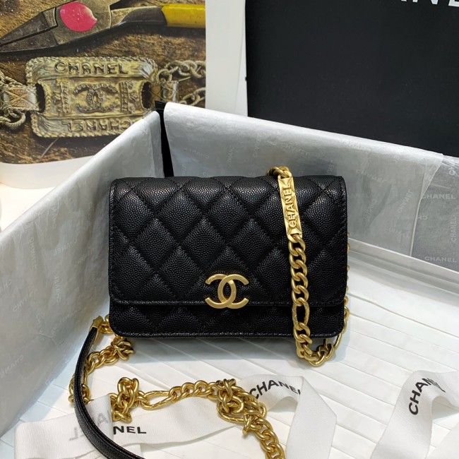  Handbag   Chanel 81155 size  15.5 10 4.5 cm