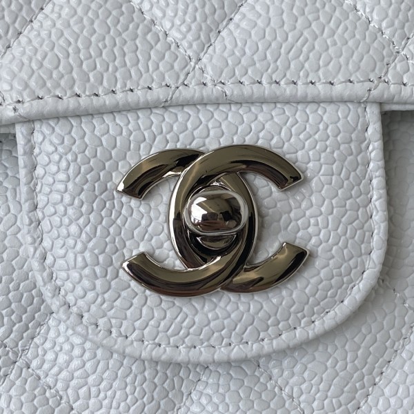  Handbag  Chanel A01112  size  15.5x25.5x6.5 cm