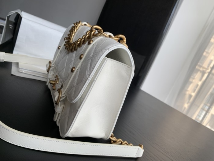  Handbag  Chanel  2696 size  25cmx17cmx8 cm