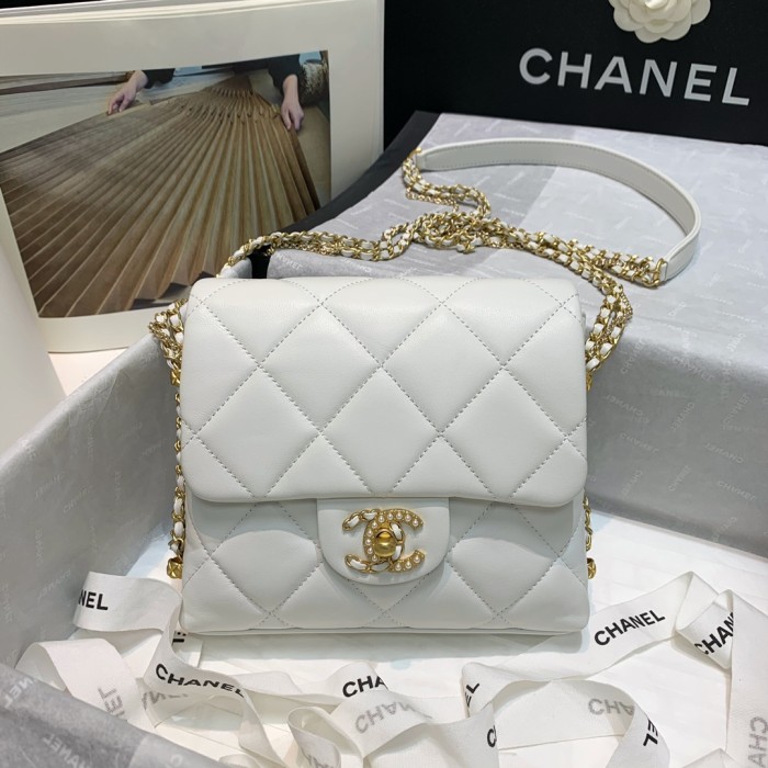  Handbag  Chanel AS2588  size  19 16 4 cm
