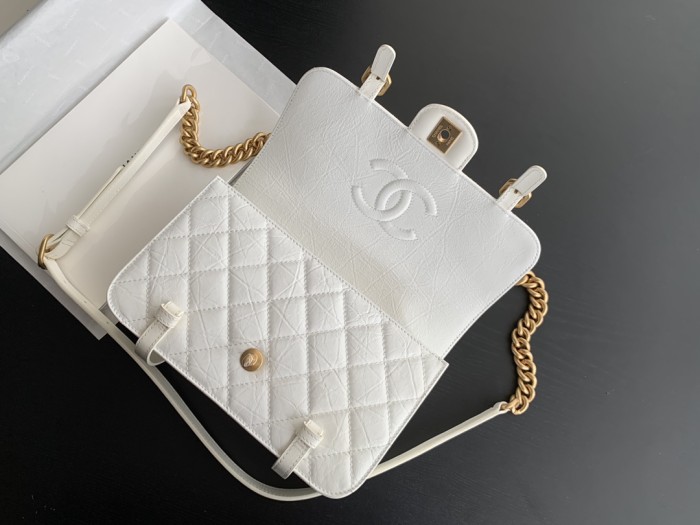  Handbag  Chanel  2696 size  25cmx17cmx8 cm