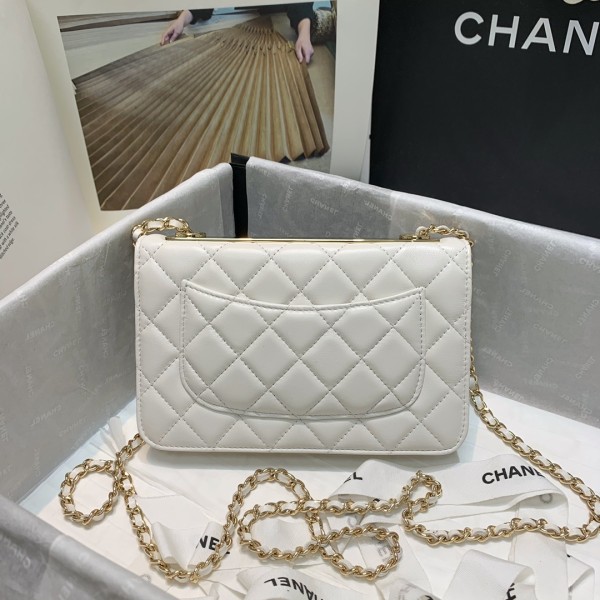  Handbag  Chanel 88633  size  19 cm