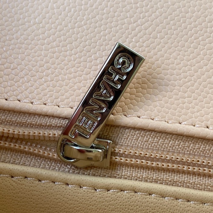  Handbag  Chanel  size 17 cm