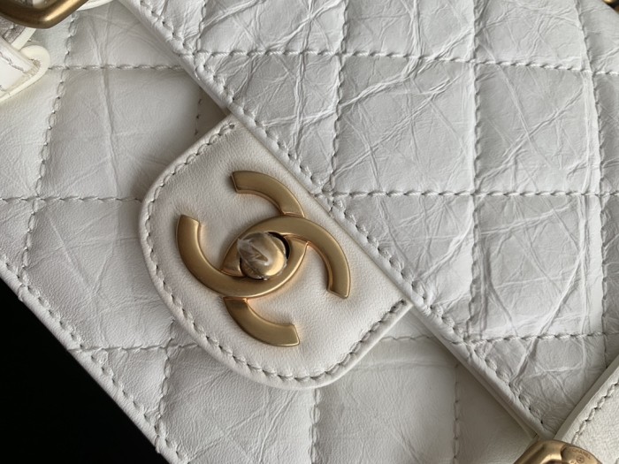  Handbag  Chanel  2696 size  25cmx17cmx8 cm