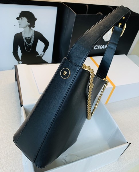  Handbag Chanel  size 23/24/12  Cm