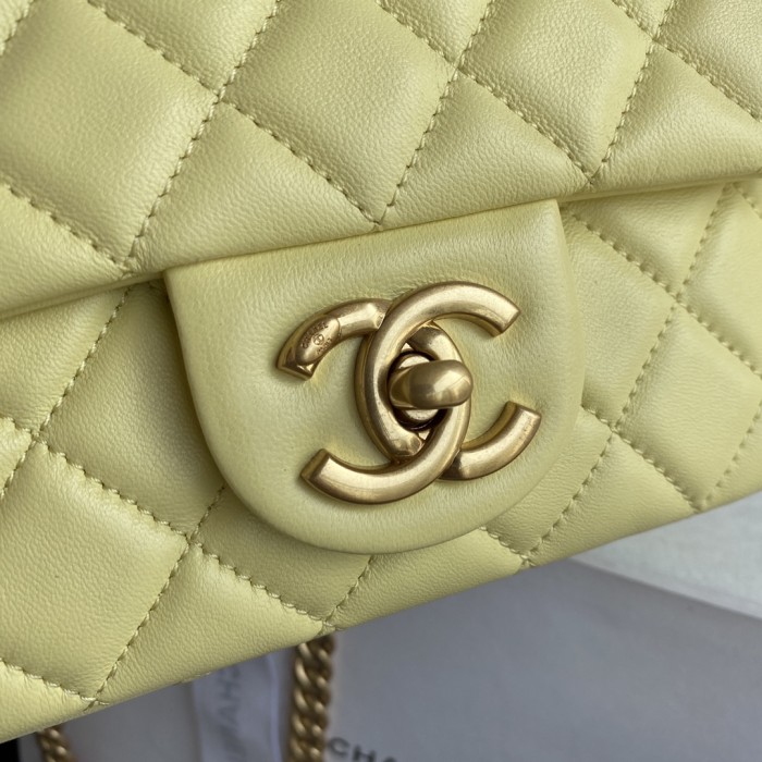 Handbag  Chanel AS2379 size 12*17*8 cm