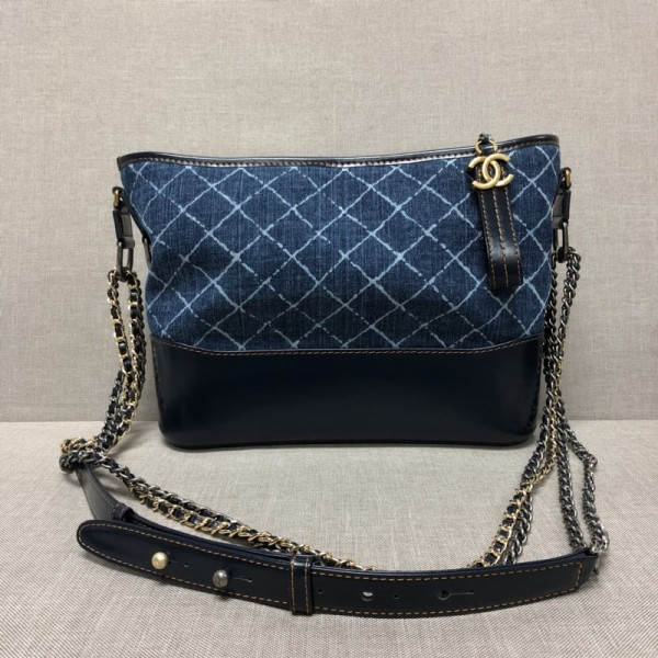  Handbag  Chanel 93824 size 28×10×22 cm