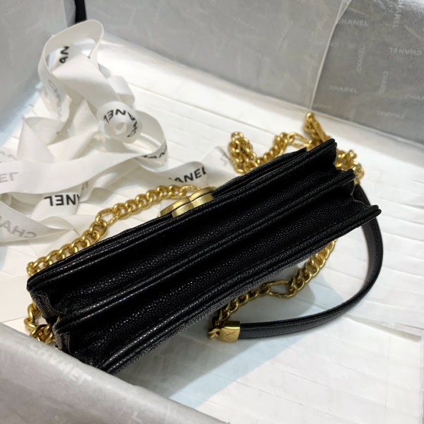  Handbag   Chanel 81155 size  15.5 10 4.5 cm