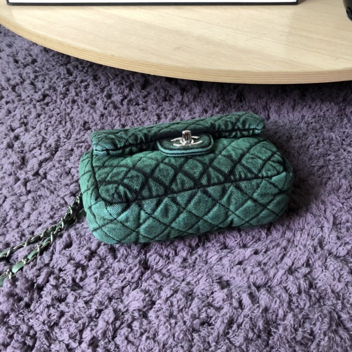  Handbag  Chanel  S1309  size 12x23x8cm