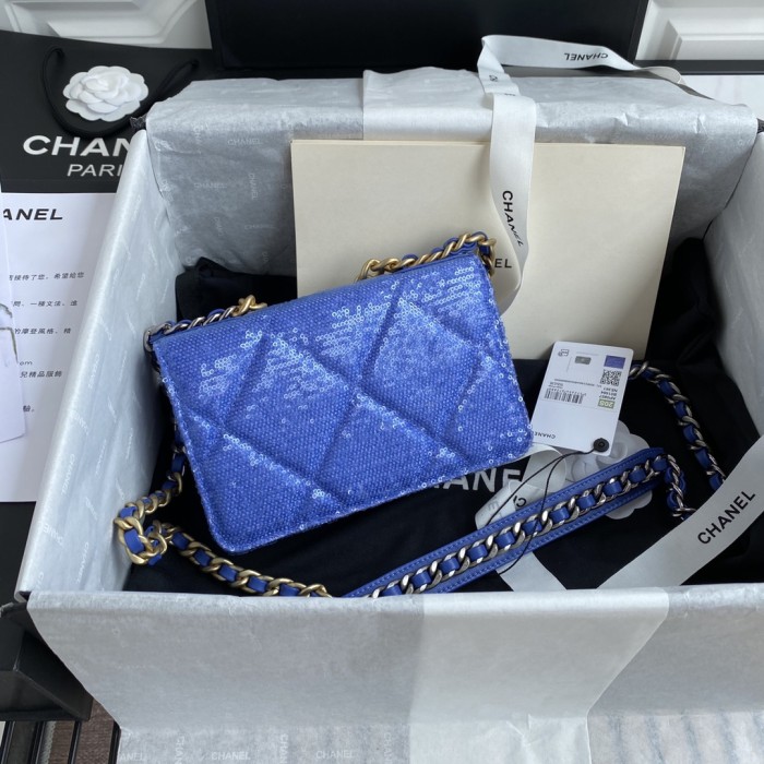  Handbag Chanel  size 19 cm
