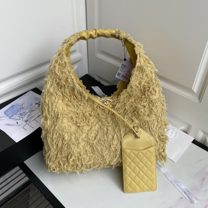  Handbag  Chanel AS2292  size  45×34×20 cm