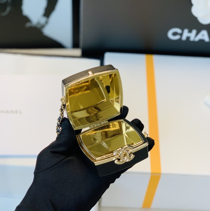  Handbag  Chanel  size  8*8*4  Cm  