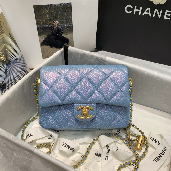  Handbag  Chanel  size  19.5 13.5 6 cm