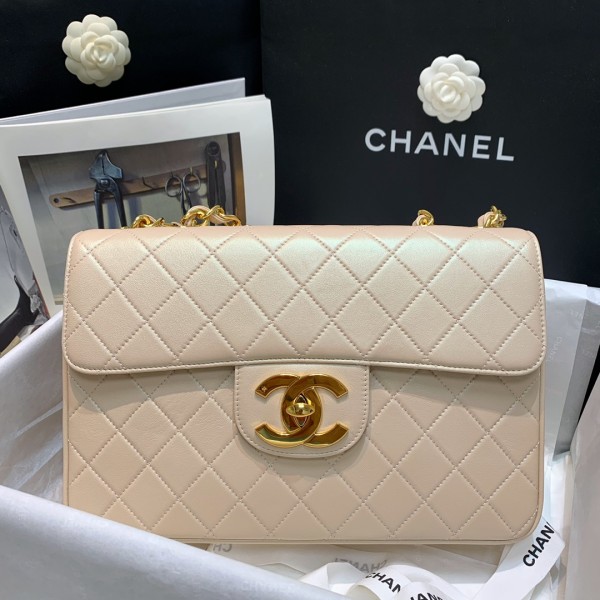  Handbag  Chanel A88 size  30.21.8 cm