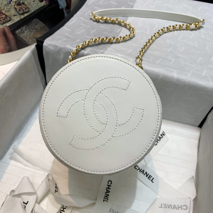  Handbag  Chanel  AS2735  size 17 12 12 cm