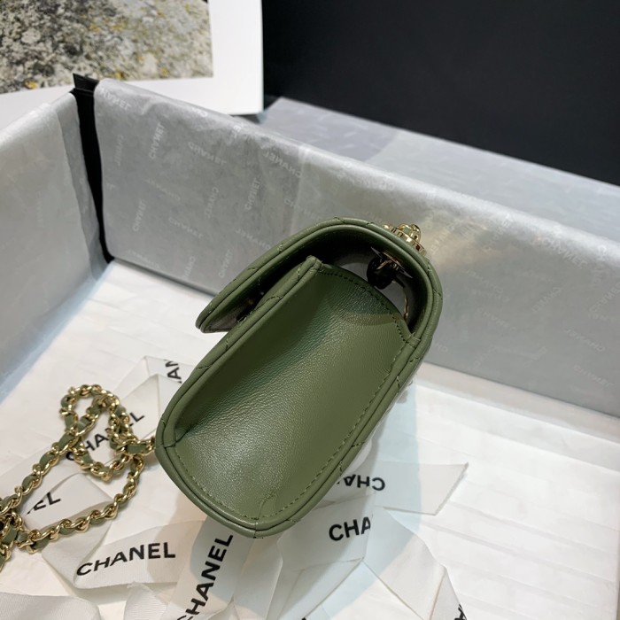  Handbag   Chanel 82769  size 11 11 5 cm