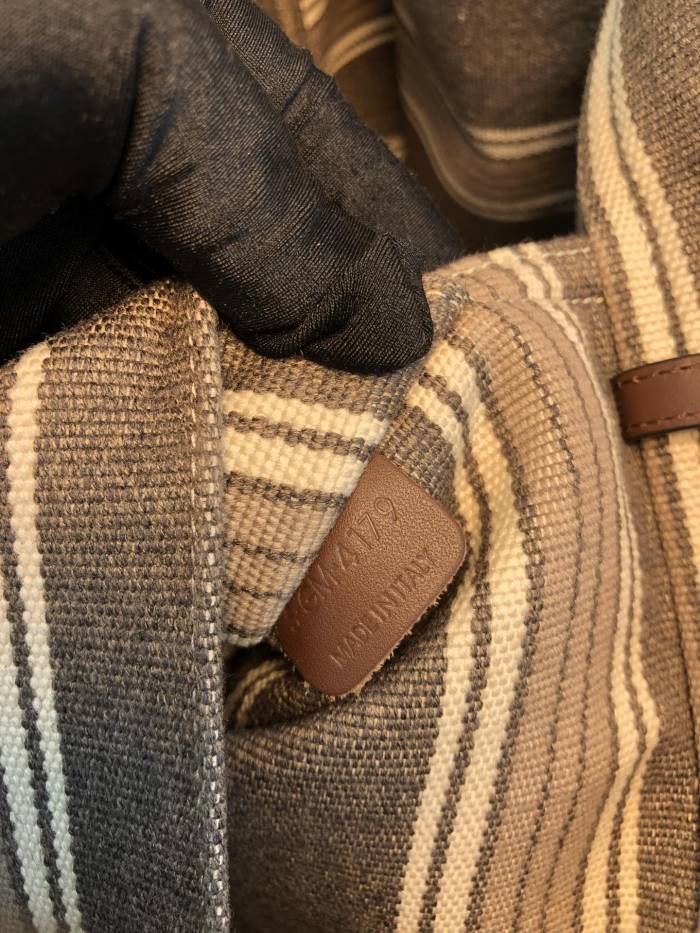  Handbag  Chanel  size 43*35*15 cm