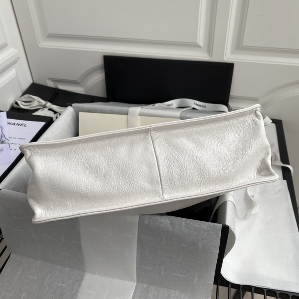  Handbag  Chanel AS1945 size  32 30 10 cm