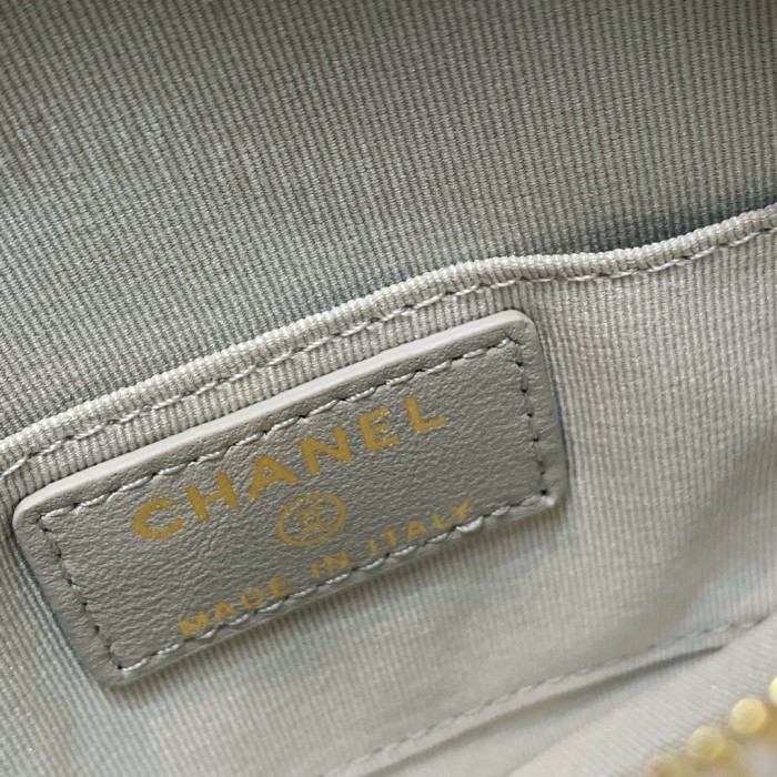  Handbag  Chanel 82121  size  11 11 2 cm